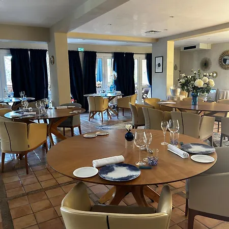 Hotel Hôtel-restaurant Le Sénéchal 4*