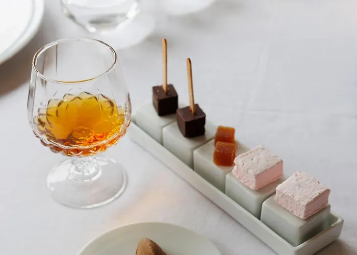 מלון Hotel-restaurant Le Senechal Sauveterre-de-Rouergue